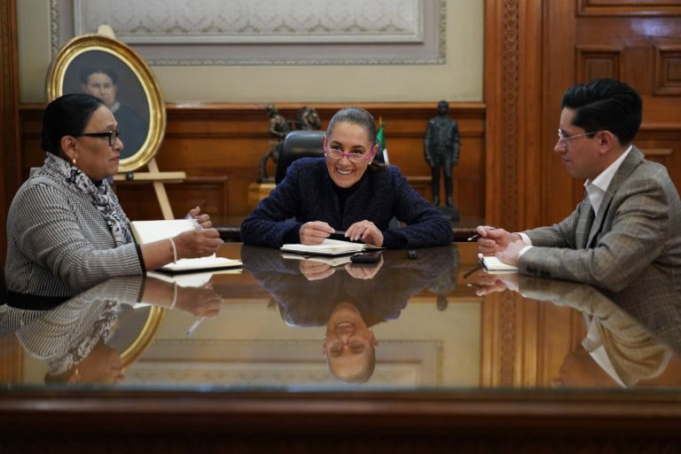 Invita  Sheinbaum al Papa a visitar México