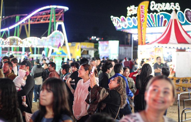 Más de 8 mil personas disfrutan de la Verbena Culiacán este sábado