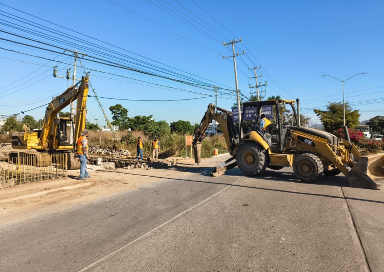 Cierra Mazatlán por obras avenida Manuel J. Clouthier