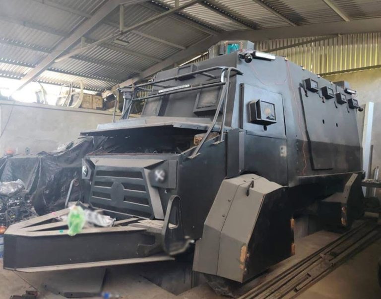 Asegura Marina autos blindados en Michoacán