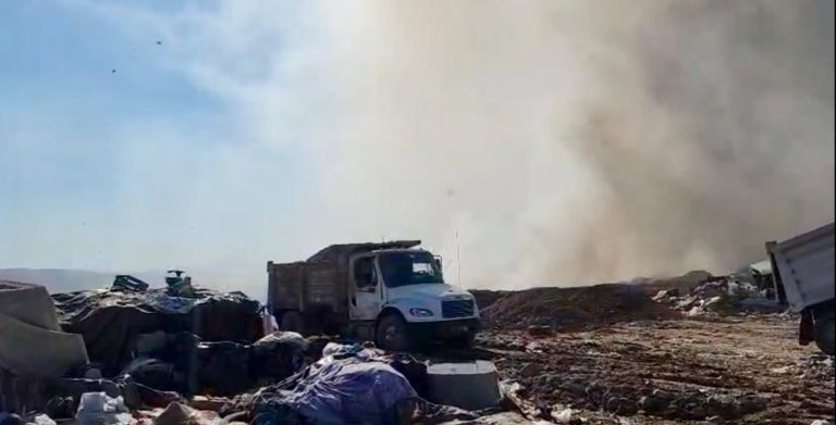 Declaran controlado incendio en basurón municipal de Culiacán
