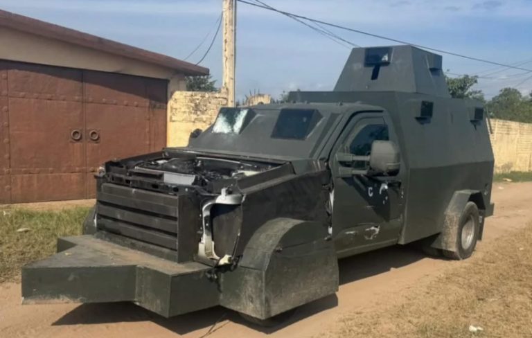 Aseguran auto con blindaje artesanal en Escuinapa