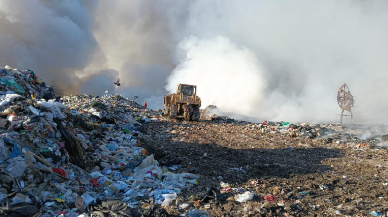 Se incendia relleno sanitario en Culiacán