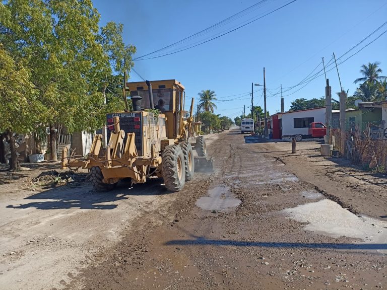 Etiquetan a Bojórquez pésimo estado de calles en ciudades y pueblos