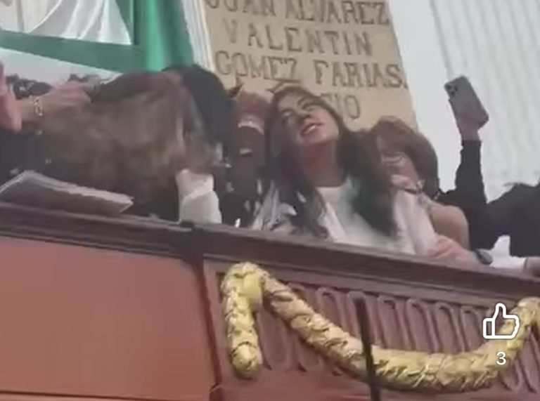 Se desata riña en Congreso de la CDMX