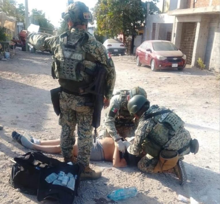 Arrestan a civil tras agresión a mujer