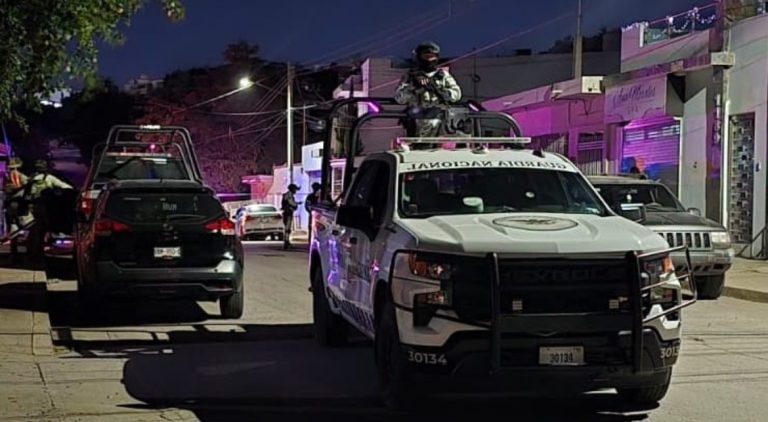 Asesinan a joven al interior de una casa