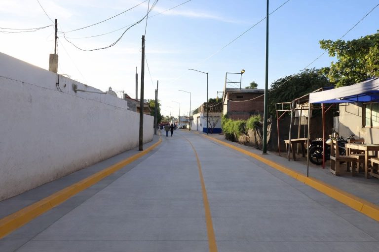 Estrena calle pavimentada la colonia Heriberto Zazueta en Navolato