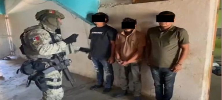 Arrestan a 3 tras persecución en Villa Juárez, Navolato