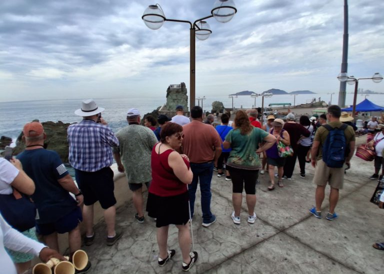 Recibe Mazatlán a más de 14 mil cruceristas en una semana