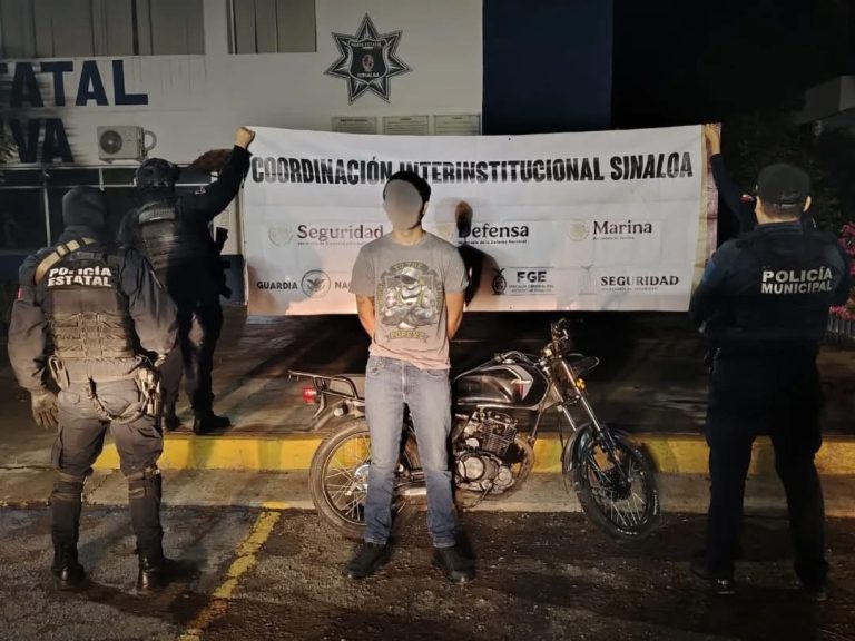 Intentó huir; lo arrestan con moto robada
