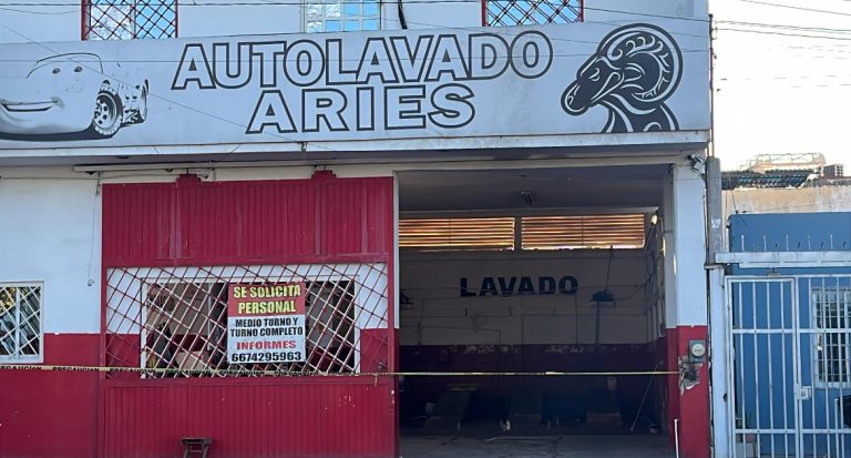 Matan a balazos a empleado en autolavado