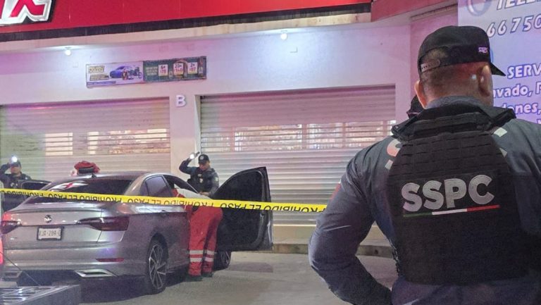 Ejecutan a mujer afuera de expendio en Culiacán