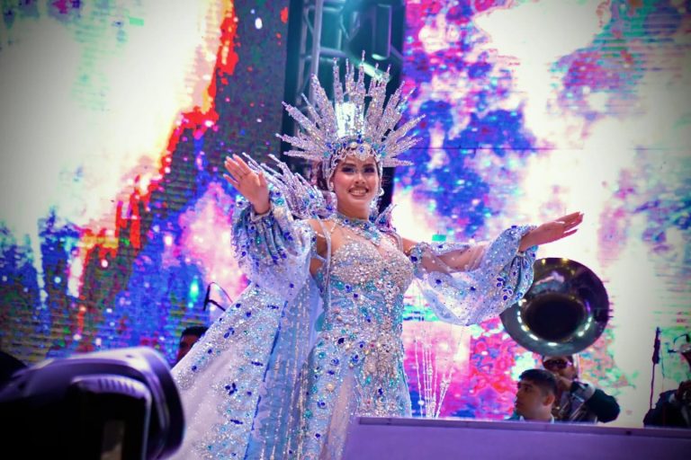 Damaris I es coronada Reina de los Juegos Florales del Carnaval Guamúchil
