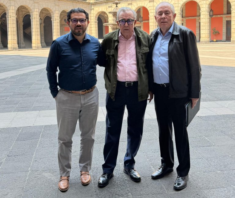 Gestiona Rocha en Palacio Nacional comercialización del maíz