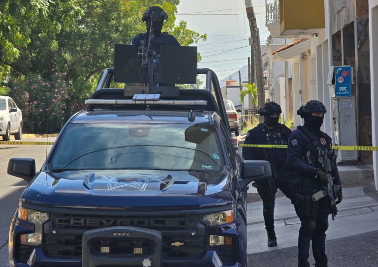 Rescatan a 2 privados de la libertad; cae presunto delincuente