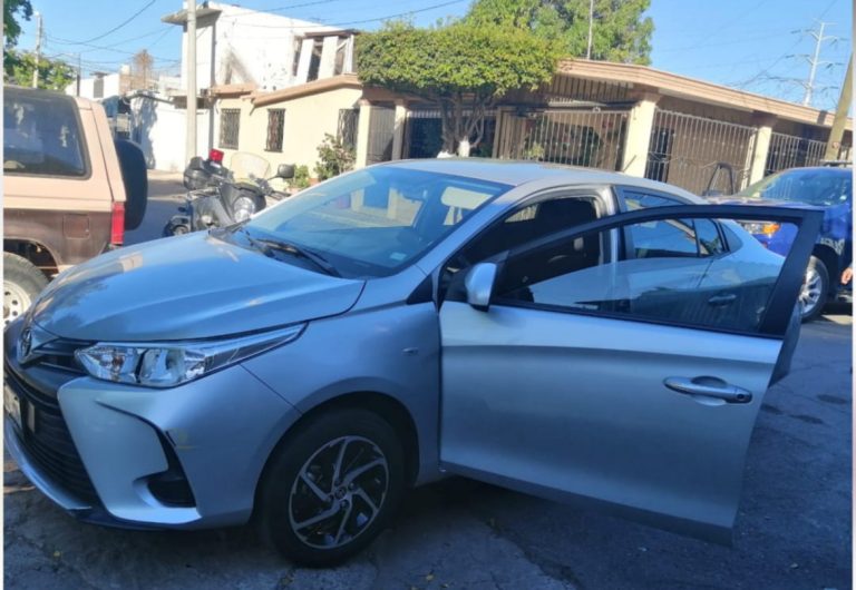 El conductor huyó; había 31 bolsas de presunta droga