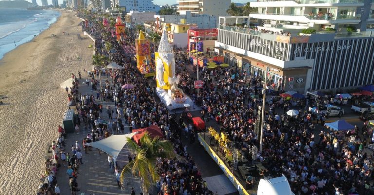 La máxima celebración de Mazatlán llega a su fin ¡480 mil personas en desfile de martes!