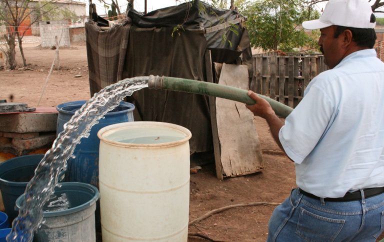 Atiende Culiacán 13 pueblos por sequía