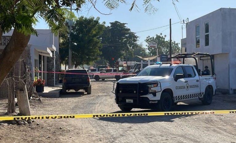 Atacan con explosivo casa; suspende clases primaria en Las Cucas