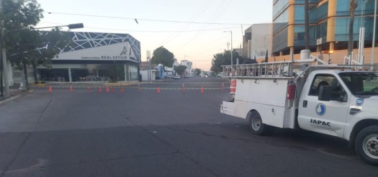 Cierran Lázaro Cárdenas al llegar a ‘La Canasta’ en Culiacán