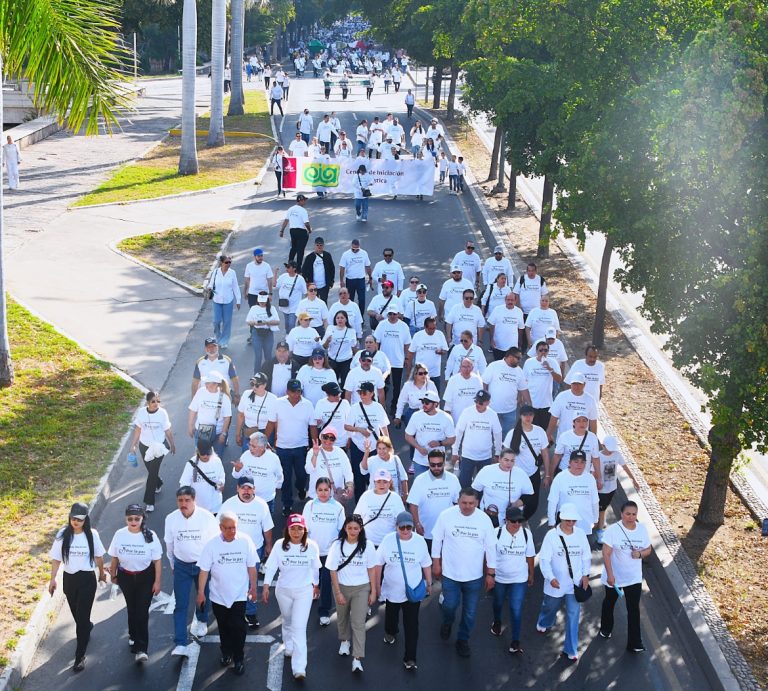 Marchan 3 mil estudiantes por la paz en Culiacán