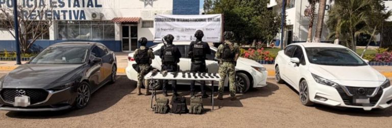Aseguran en Aguaruto 3 autos con armas, cargadores, cartuchos y chalecos