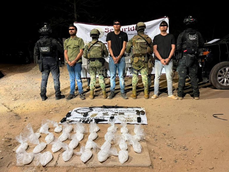 Detienen a 3 con presunta droga en La Guamuchilera