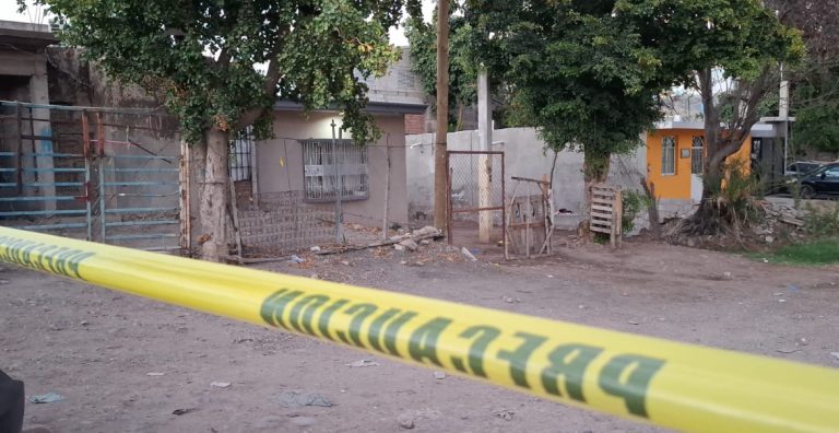 Entran a casa y disparan; un hombre muerto y 2 mujeres heridas en la CNOP