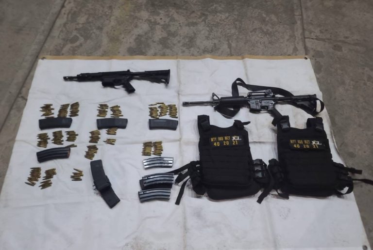 Disparan a marinos y realizan cateo; capturan a 9 en Mazatlán