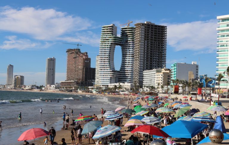 Recibe Sinaloa a más de 83 mil turistas el fin de semana largo