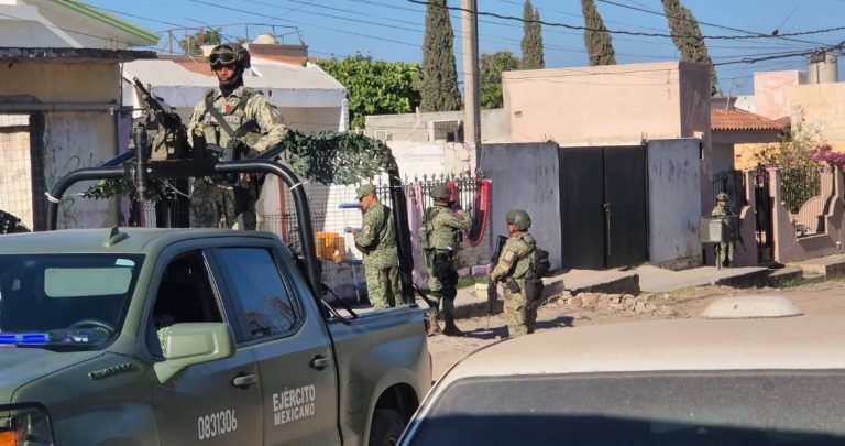 Ejecutan a 3 al interior de un domicilio en la Lázaro Cárdenas