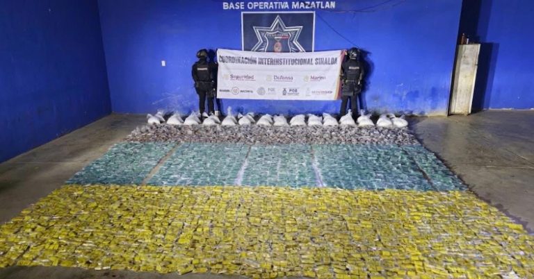 Incautan más de 175 kilos de presunta metanfetamina en la carretera El Rosario-Mazatlán