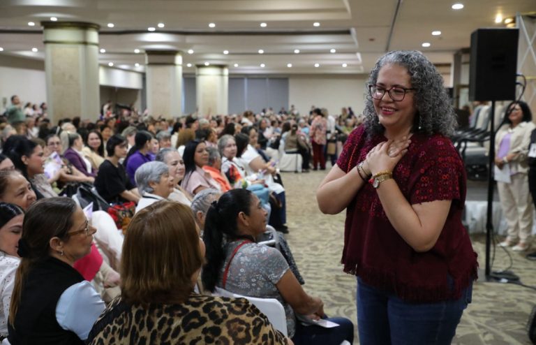 Llama Graciela Domínguez a eliminar el patriarcado