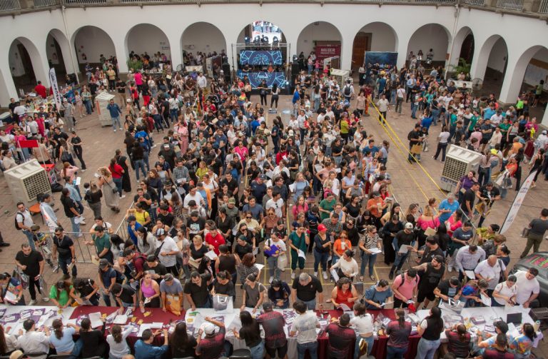 ¿Por qué tanta fila en el Ayuntamiento de Culiacán?