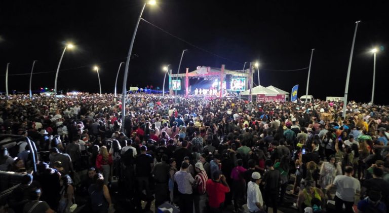 Más de 82 mil personas asisten al Carnaval de Altata