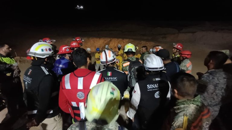 Se suman a rescate de 3 mineros en El Rosario especialistas de Zacatecas