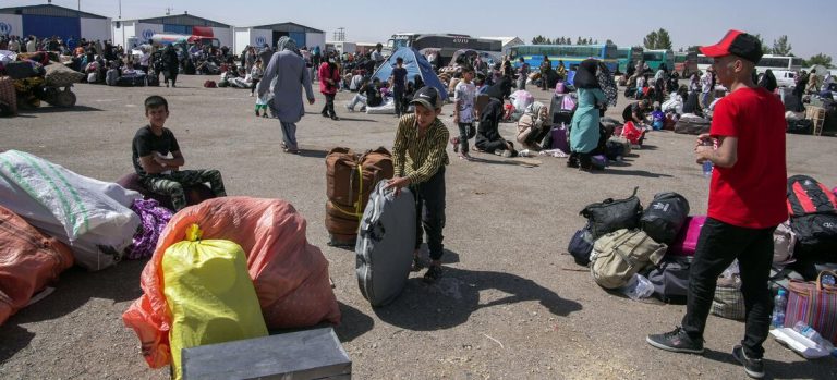 Huyen 3.2 millones de Irán tras bombardeos   