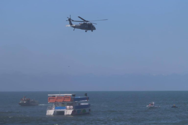 Simula Mazatlán rescate masivo en playa