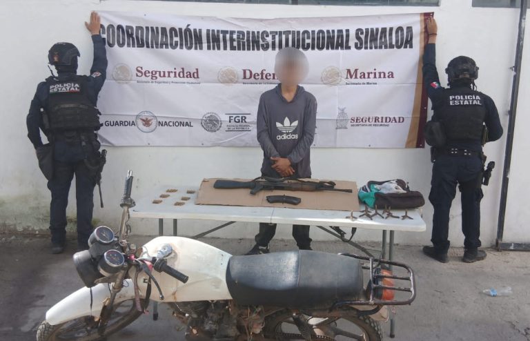 Cae civil con un fusil, municiones y ponchallantas tras persecución