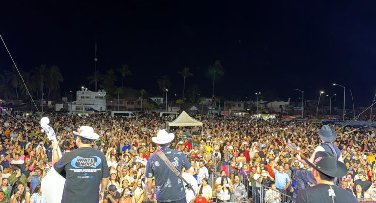 Se llena Altata en viernes y ahora Los Intocables y la Zarape