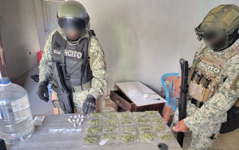 Incautan presunta droga tras cateo a casas abandonadas