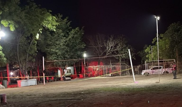 Fallece tras ataque a balazos en cancha de voleibol