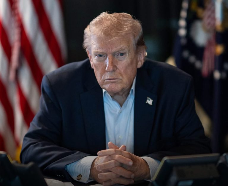 Accede Trump; detendrá ataques contra Irán