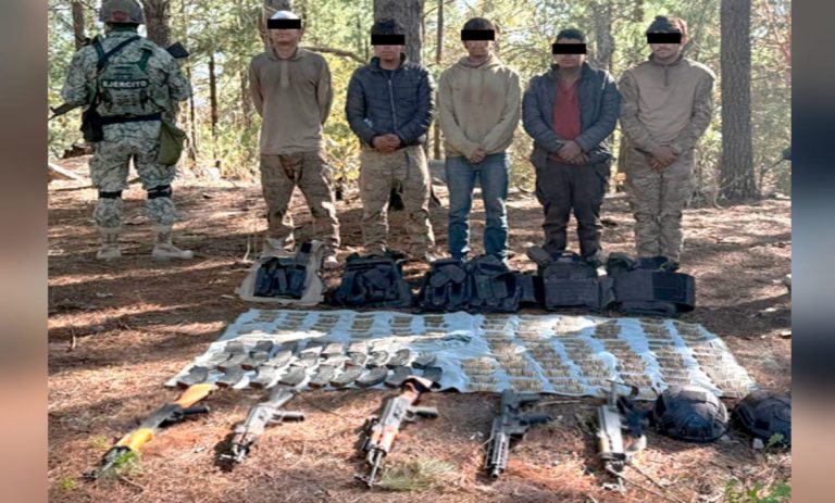 Detienen a 5 con armas y lanzagranadas en Badiraguato