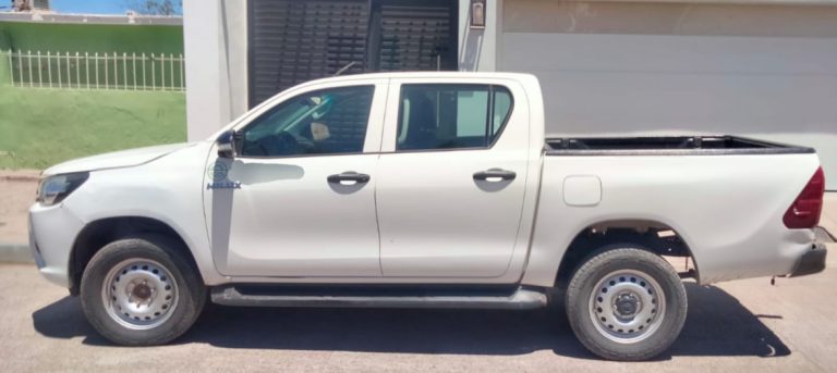 Recuperan camioneta tras robo en Villa Juárez, Navolato