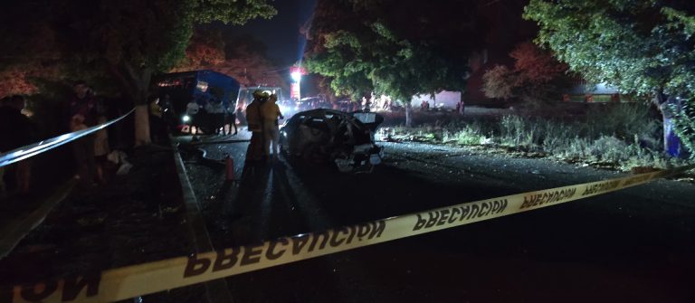 Deja 3 fallecidos y 4 heridos accidente vial en Navolato