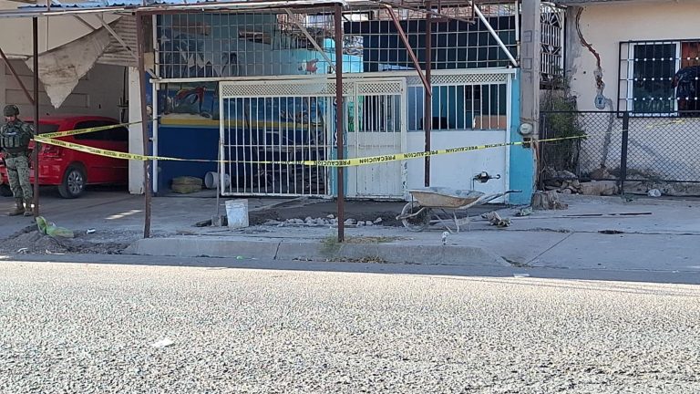 Queda herido en una marisquería al ser atacado en la Plutarco Elías Calles