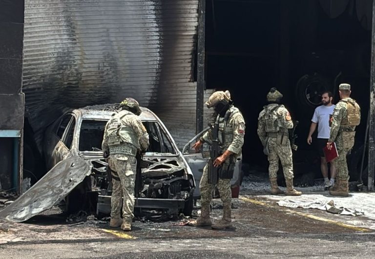 Incendian taller en sector La Conquista