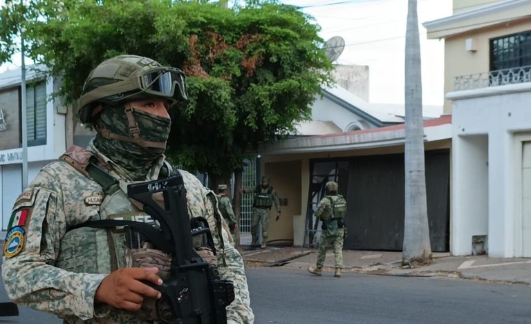 Arrojan explosivos; resulta mujer herida en La Campiña